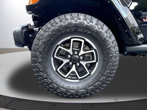 Used 2024 Jeep Wrangler Unlimited Rubicon w/ Technology Group AWD/4WD image 32