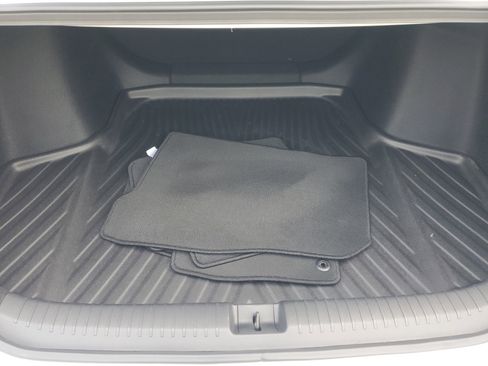 Used 2025 Honda Accord LX image 19