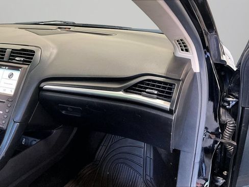 Used 2017 Ford Fusion Titanium FWD image 26