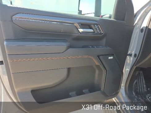 Used 2024 GMC Sierra 2500 AT4 w/ AT4 Premium Plus Package AWD/4WD image 10