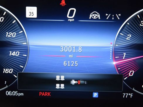 Used 2025 Mercedes-Benz GLS 450 4MATIC image 28