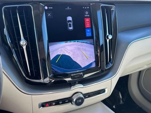 Certified 2023 Volvo XC60 B5 Core w/ Climate Package AWD/4WD image 23