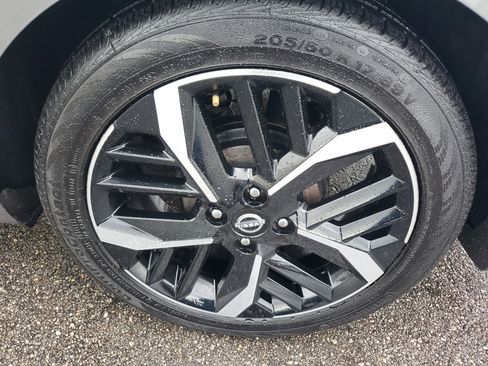 Certified 2023 Nissan Versa SR w/ Trunk Package image 27