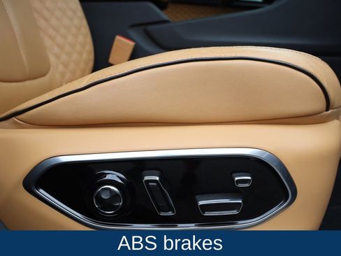 Used 2022 Jeep Grand Cherokee Summit w/ Luxury Tech Group V image 16