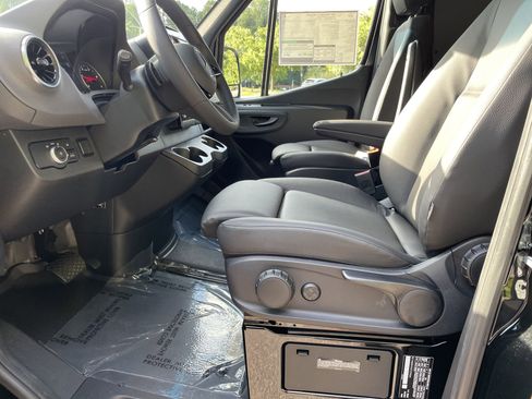New 2025 Mercedes-Benz Sprinter 2500 image 23
