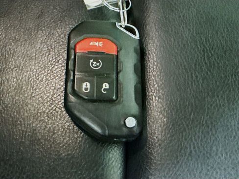 Used 2023 Jeep Gladiator Sport image 34