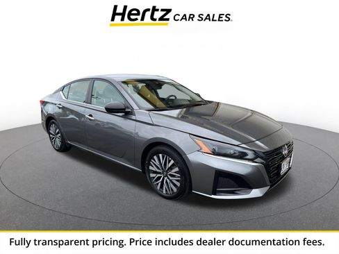 Used 2024 Nissan Altima 2.5 SV FWD image 1