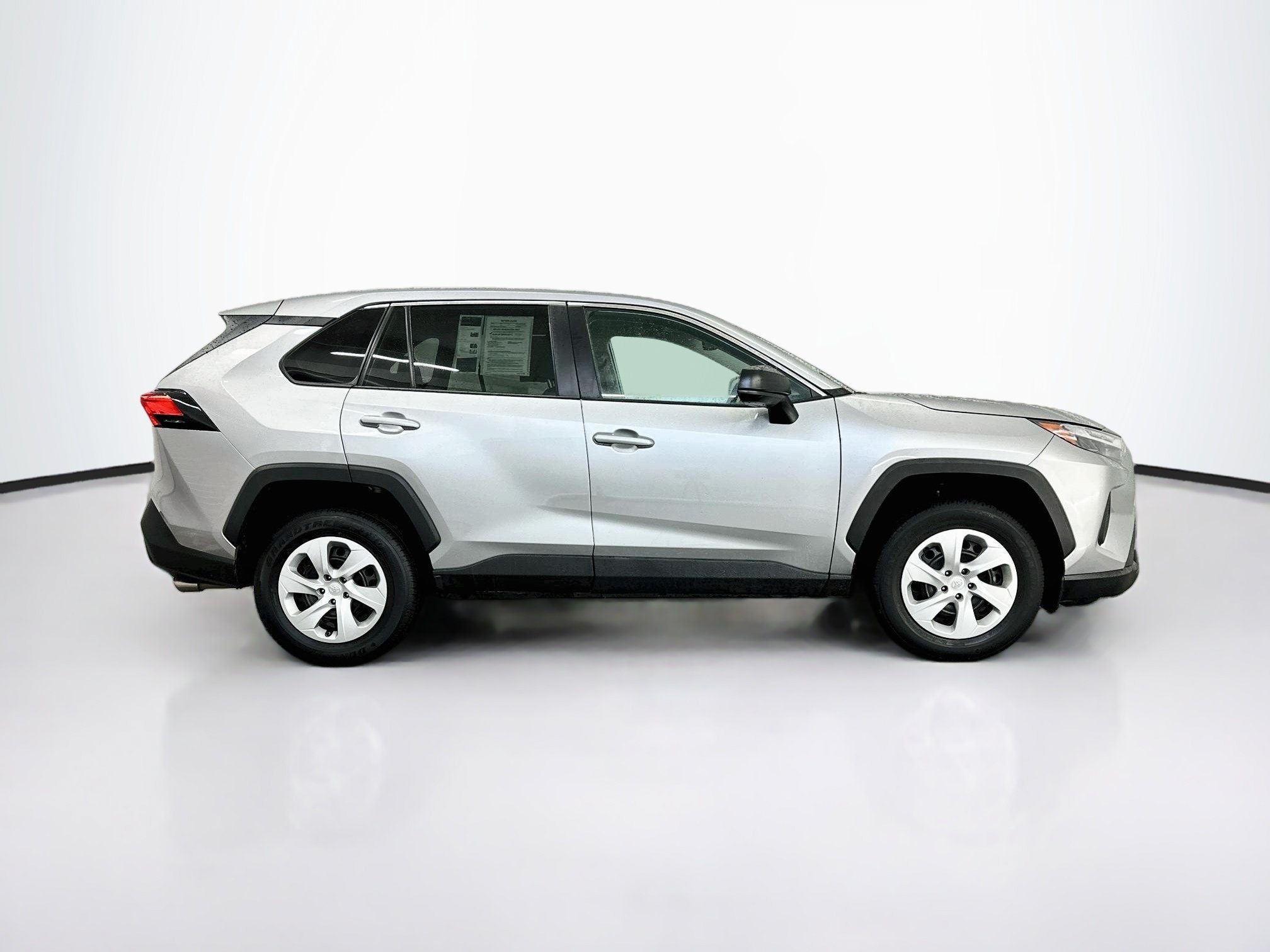 Used 2025 Toyota RAV4 LE AWD/4WD image 10