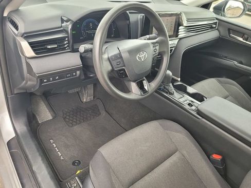 Used 2025 Toyota Camry LE FWD image 12