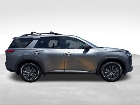 Used 2022 Nissan Pathfinder SV AWD/4WD image 7