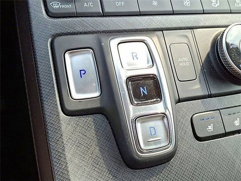 Certified 2024 Hyundai Palisade Limited AWD/4WD image 17
