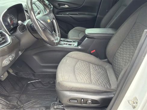 Used 2020 Chevrolet Equinox LT image 10