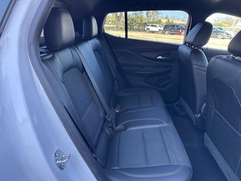 Used 2025 Buick Envista Preferred image 19