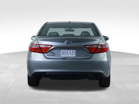Used 2016 Toyota Camry SE FWD image 11