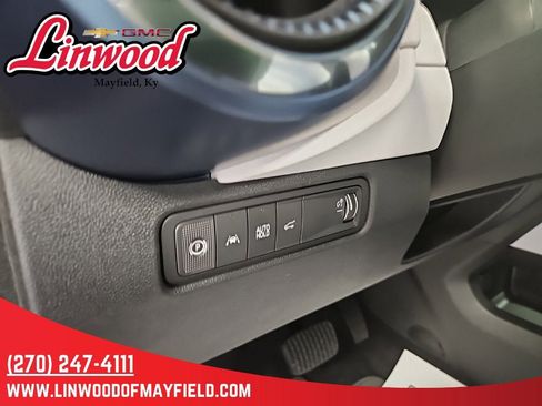 New 2026 Chevrolet Equinox EV LT image 17