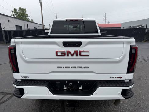 Used 2025 GMC Sierra 3500 AT4 w/ AT4 Premium Plus Package AWD/4WD image 8