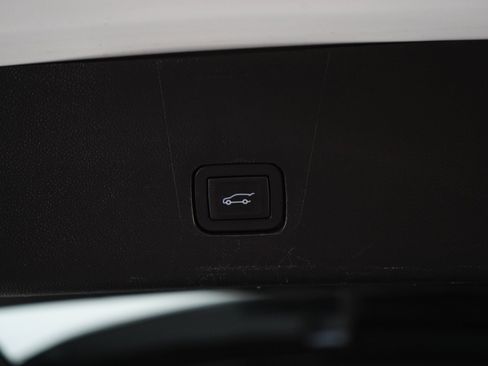 Used 2019 Chevrolet Traverse Premier w/ Redline Edition AWD/4WD image 18