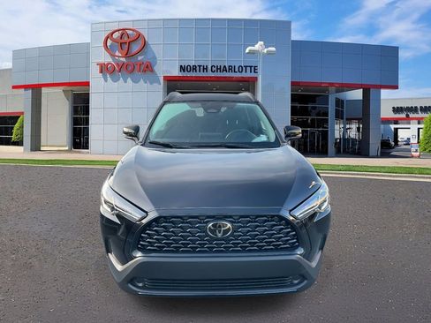 Used 2024 Toyota Corolla Cross LE FWD image 4