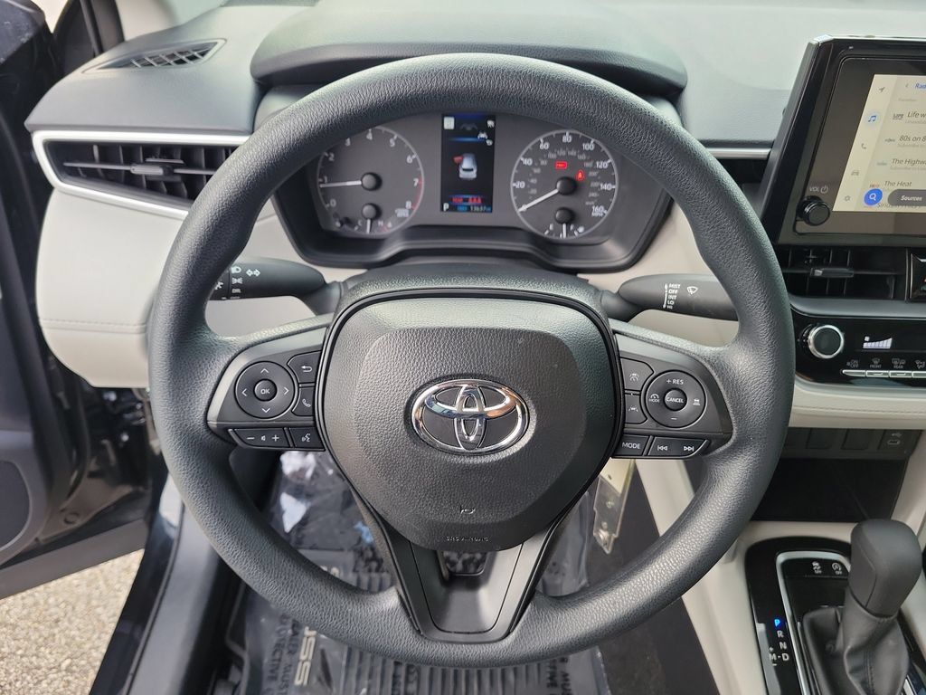 Used 2025 Toyota Corolla Cross L FWD image 22