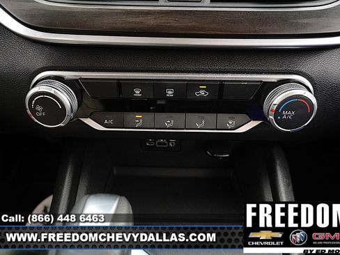 Used 2025 Nissan Altima 2.5 SV FWD image 17