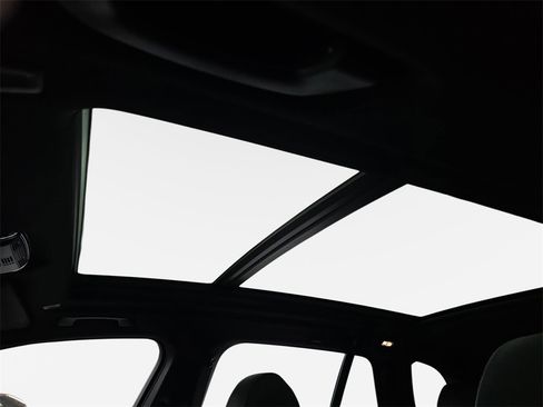 Used 2023 BMW X5 xDrive40i w/ M Sport Package image 31