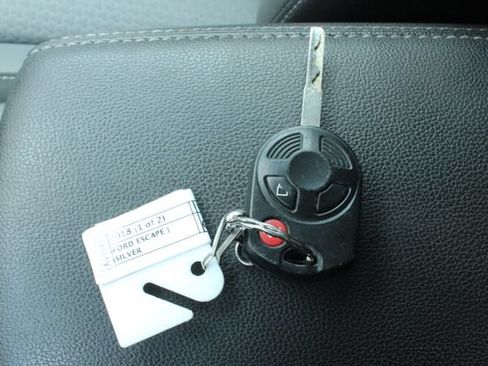 Used 2018 Ford Escape SE w/ SE Sync 3 Package FWD image 27