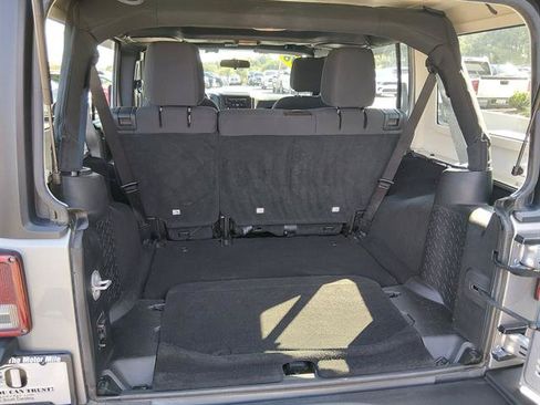 Used 2016 Jeep Wrangler Unlimited Sport w/ Connectivity Group AWD/4WD image 12