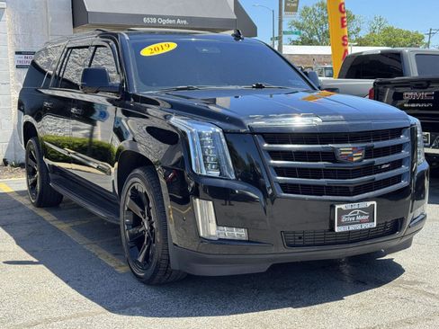 Used 2019 Cadillac Escalade ESV Luxury AWD/4WD image 14