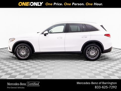 Used 2025 Mercedes-Benz GLC 300 4MATIC image 2