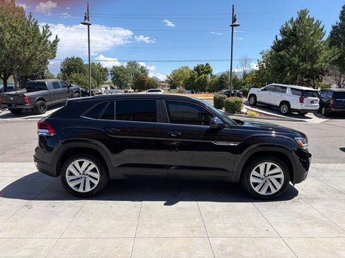 Used 2020 Volkswagen Atlas Cross Sport SE w/ Panoramic Sunroof Package AWD/4WD image 3
