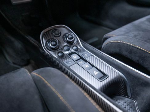 Used 2019 McLaren 600LT RWD image 14