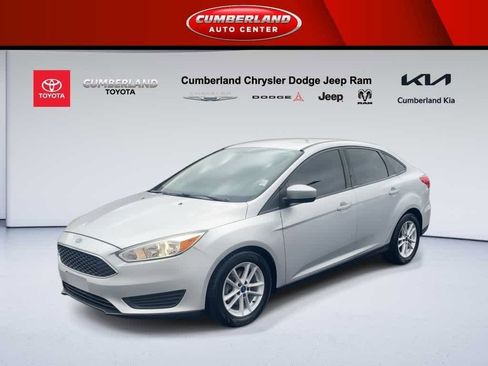 Used 2018 Ford Focus SE image 4
