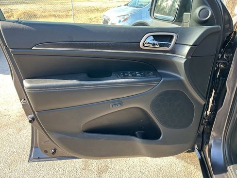 Used 2015 Jeep Grand Cherokee Limited image 12