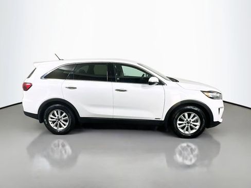 Used 2019 Kia Sorento AWD V6 image 5