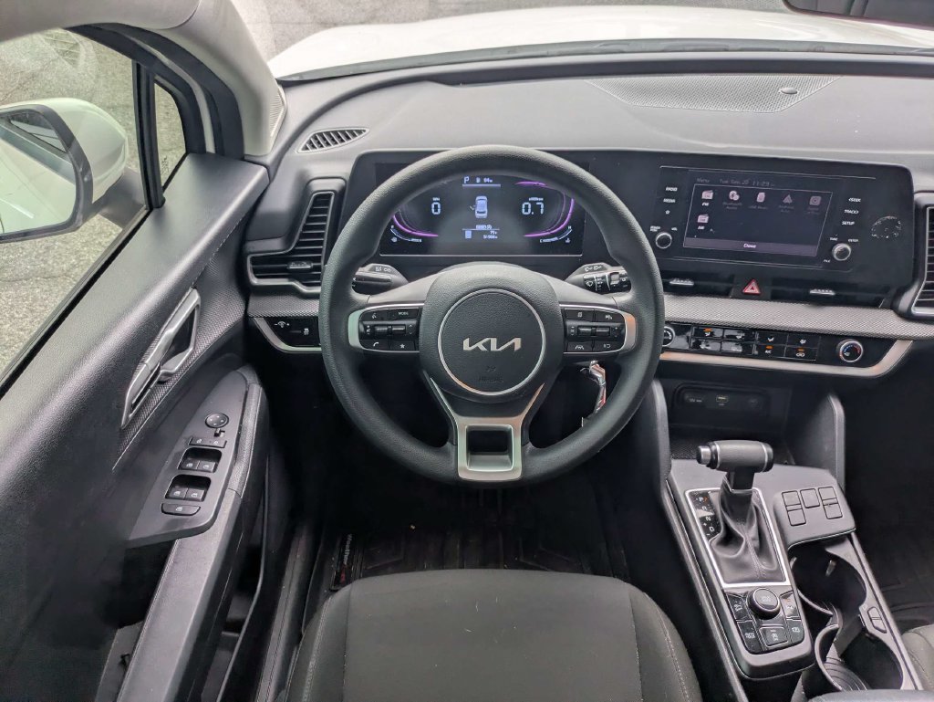 Used 2025 Kia Sportage LX FWD image 16