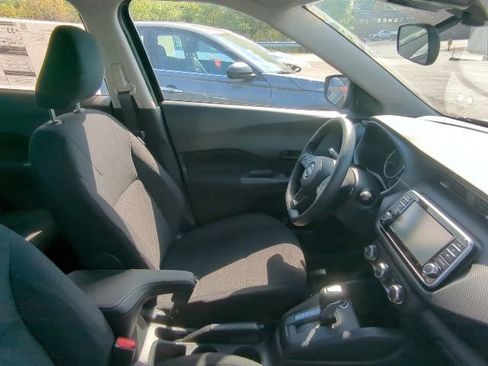 New 2025 Nissan Kicks Play S image 12