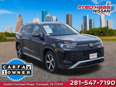 Used 2026 Volkswagen Tiguan SE AWD/4WD image 1