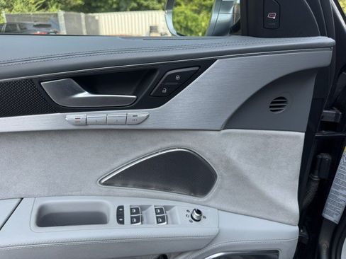 Used 2017 Audi S8 Plus AWD/4WD image 23