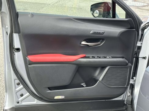 Used 2023 Lexus UX 250h F Sport image 17