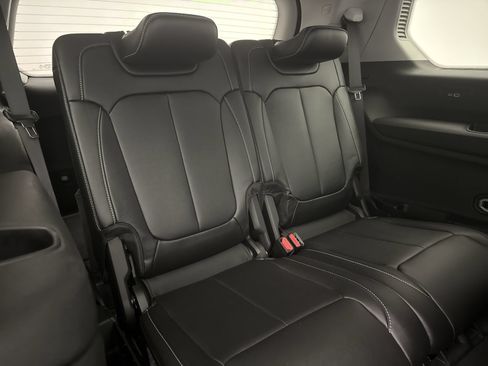 Used 2023 Jeep Grand Cherokee L Limited AWD/4WD image 21