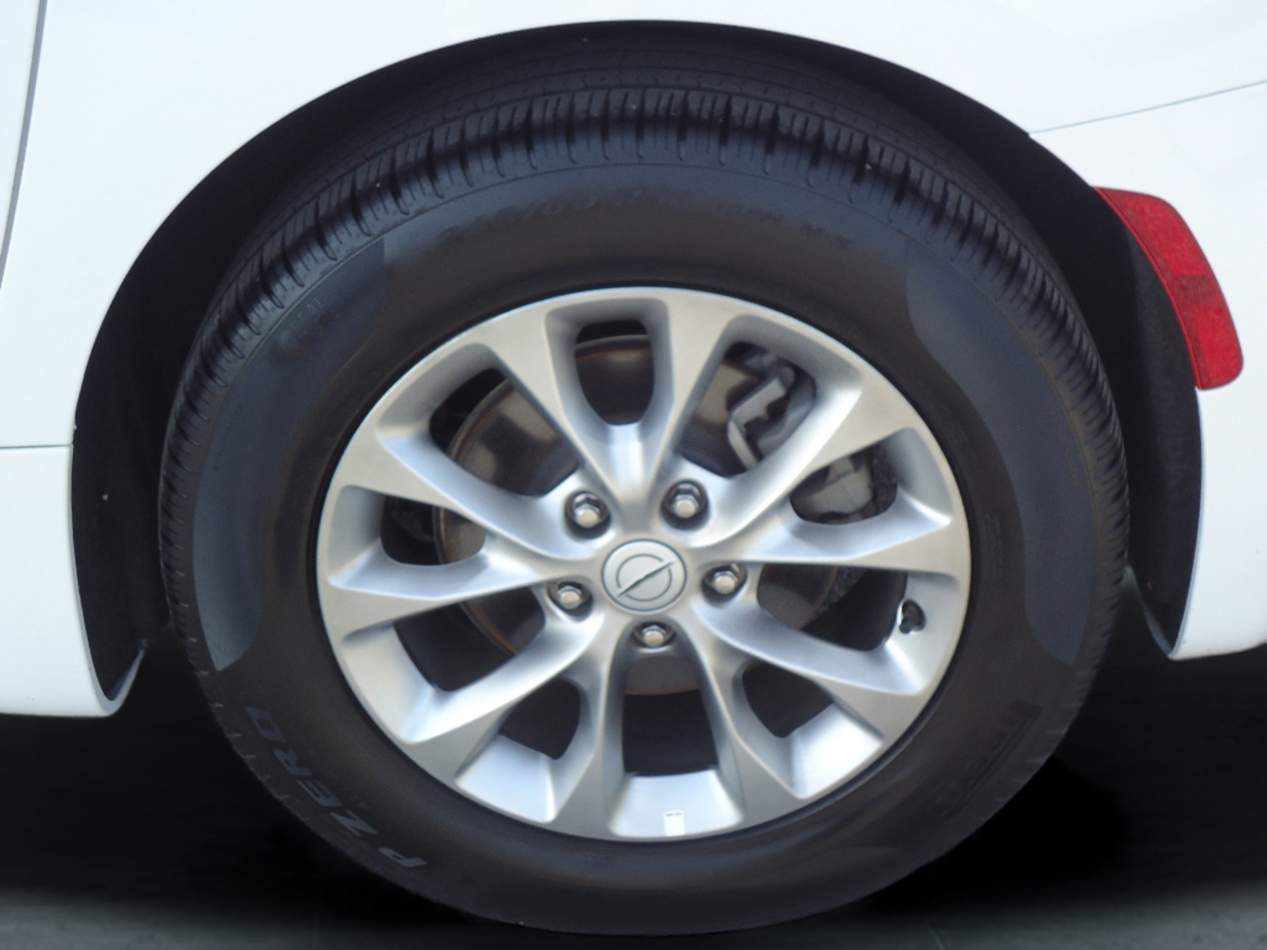 Used 2026 Chrysler Pacifica Limited FWD image 9