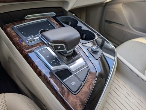 Used 2018 Audi Q7 3.0T Prestige w/ Prestige Package image 24