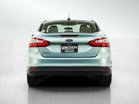 Used 2012 Ford Focus SE FWD image 4