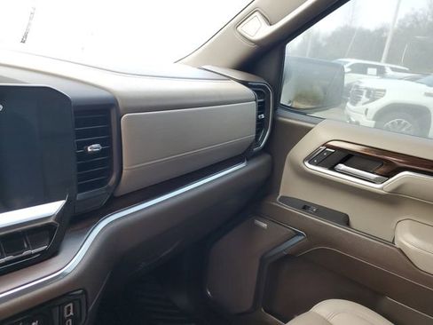 Used 2023 GMC Sierra 1500 SLT w/ SLT Premium Plus Package image 27