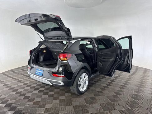Used 2023 Buick Encore GX Preferred w/ Cold Weather Comfort Package FWD image 15