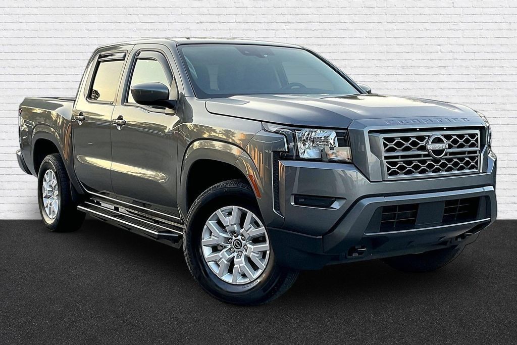 Used 2023 Nissan Frontier SV AWD/4WD image 3