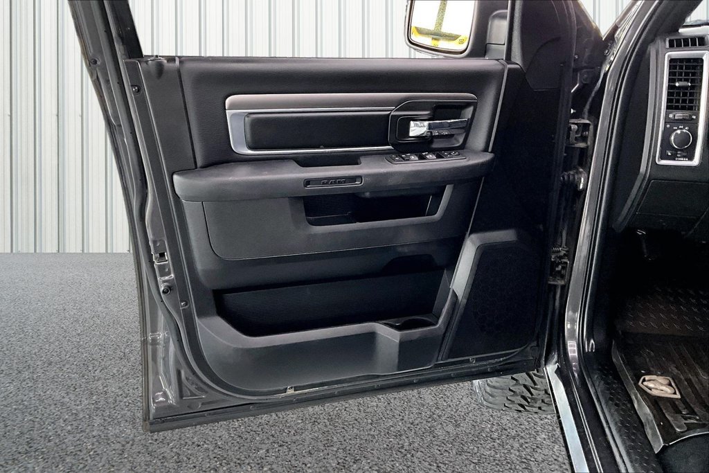 Used 2023 RAM 1500 Warlock AWD/4WD image 18