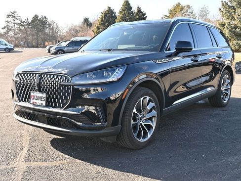 Used 2025 Lincoln Aviator Reserve w/ Illumination Package image 11