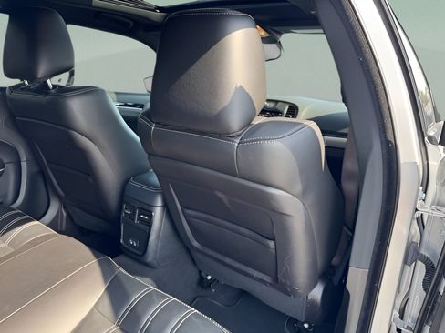 Used 2023 Chrysler 300 S RWD image 12