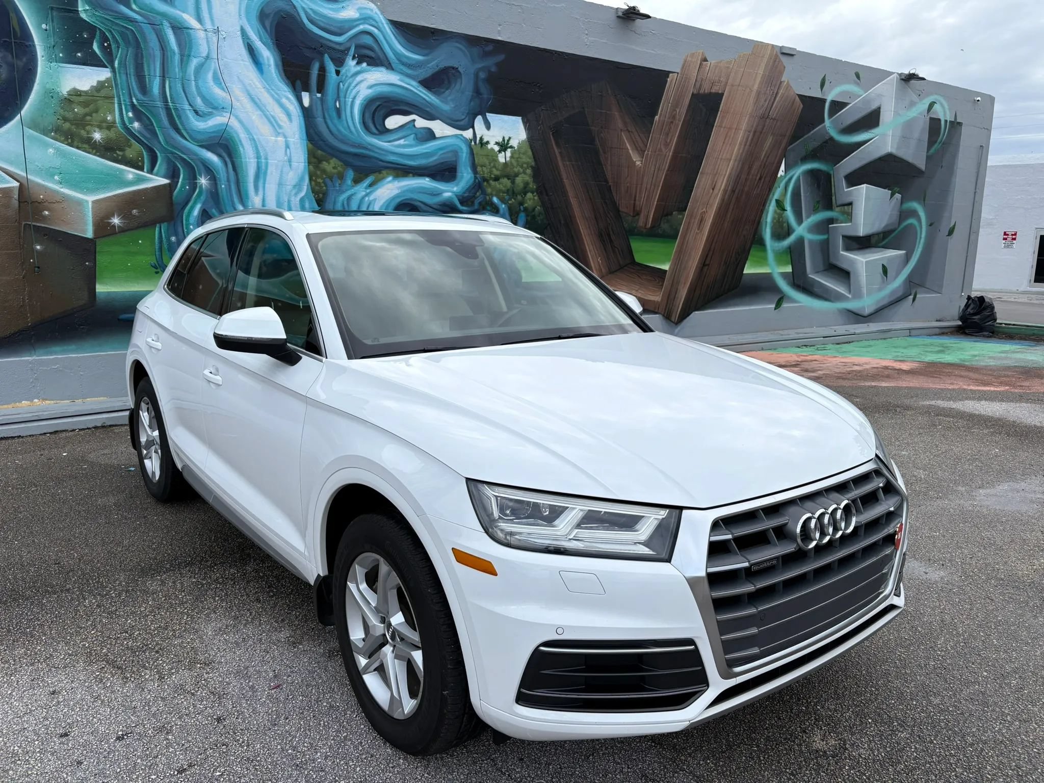 Used 2018 Audi Q5 2.0T Premium Plus w/ Premium Plus Package AWD/4WD image 3